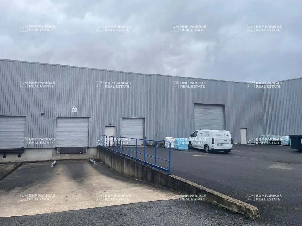 Location Local d'activités 220 m² à 3 163 m² - Photo 1