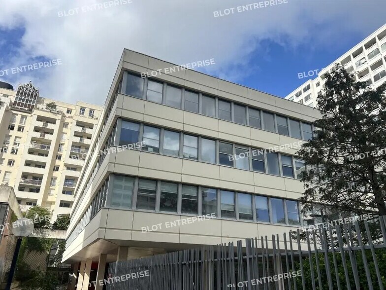 Office in Rennes for lease - Building Photo - Image 1 of 24
