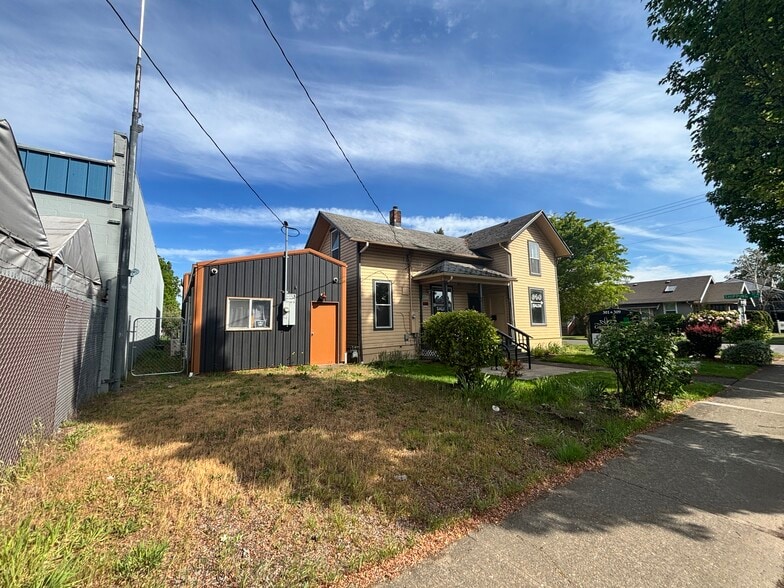 309 Shipping St NE, Salem, OR for lease - Building Photo - Image 2 of 15