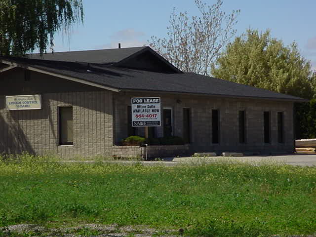 98 E 9th St, Wenatchee, WA for sale - Primary Photo - Image 1 of 1