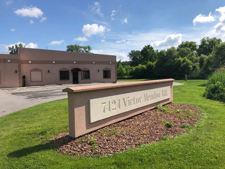 7424 Victor Mendon Rd, Victor, NY for sale - Building Photo - Image 1 of 1