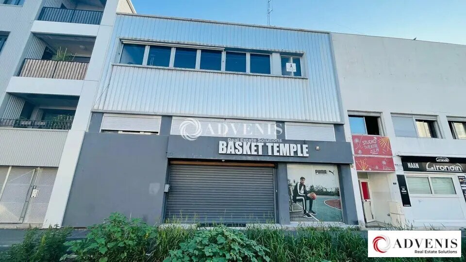 Retail in Bordeaux for lease Building Photo- Image 1 of 13