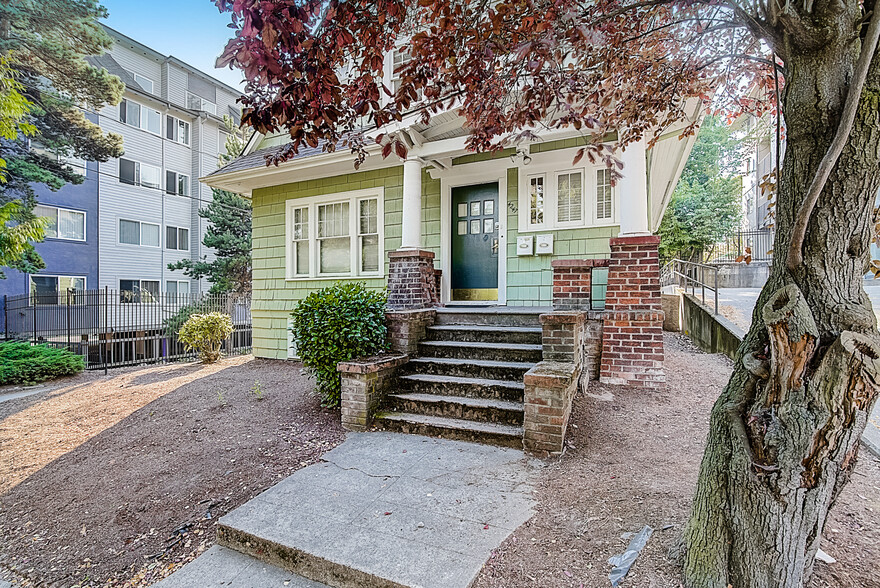 4247 7th Ave NE, Seattle, WA for sale - Primary Photo - Image 1 of 7