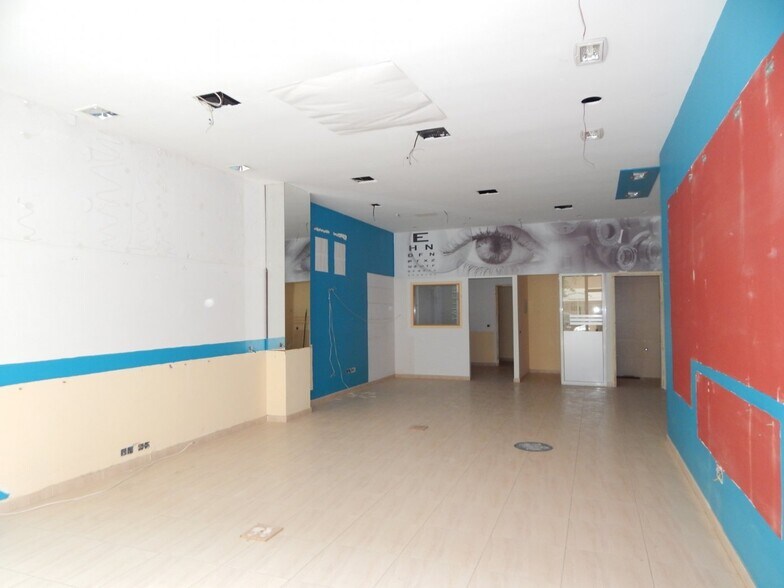 Retail in Ontinyent for lease - Building Photo - Image 3 of 14