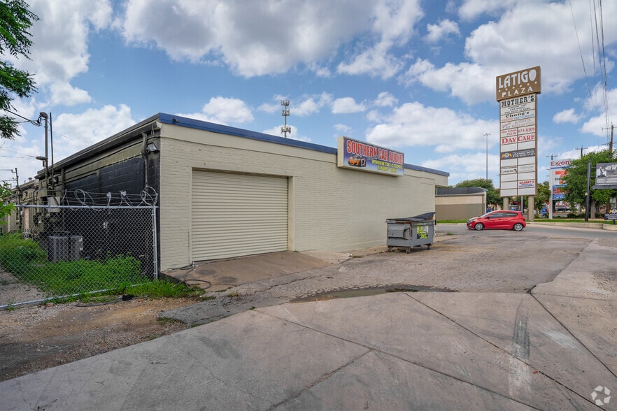 8117-8165 Latigo Plz, San Antonio, TX for lease - Building Photo - Image 3 of 12