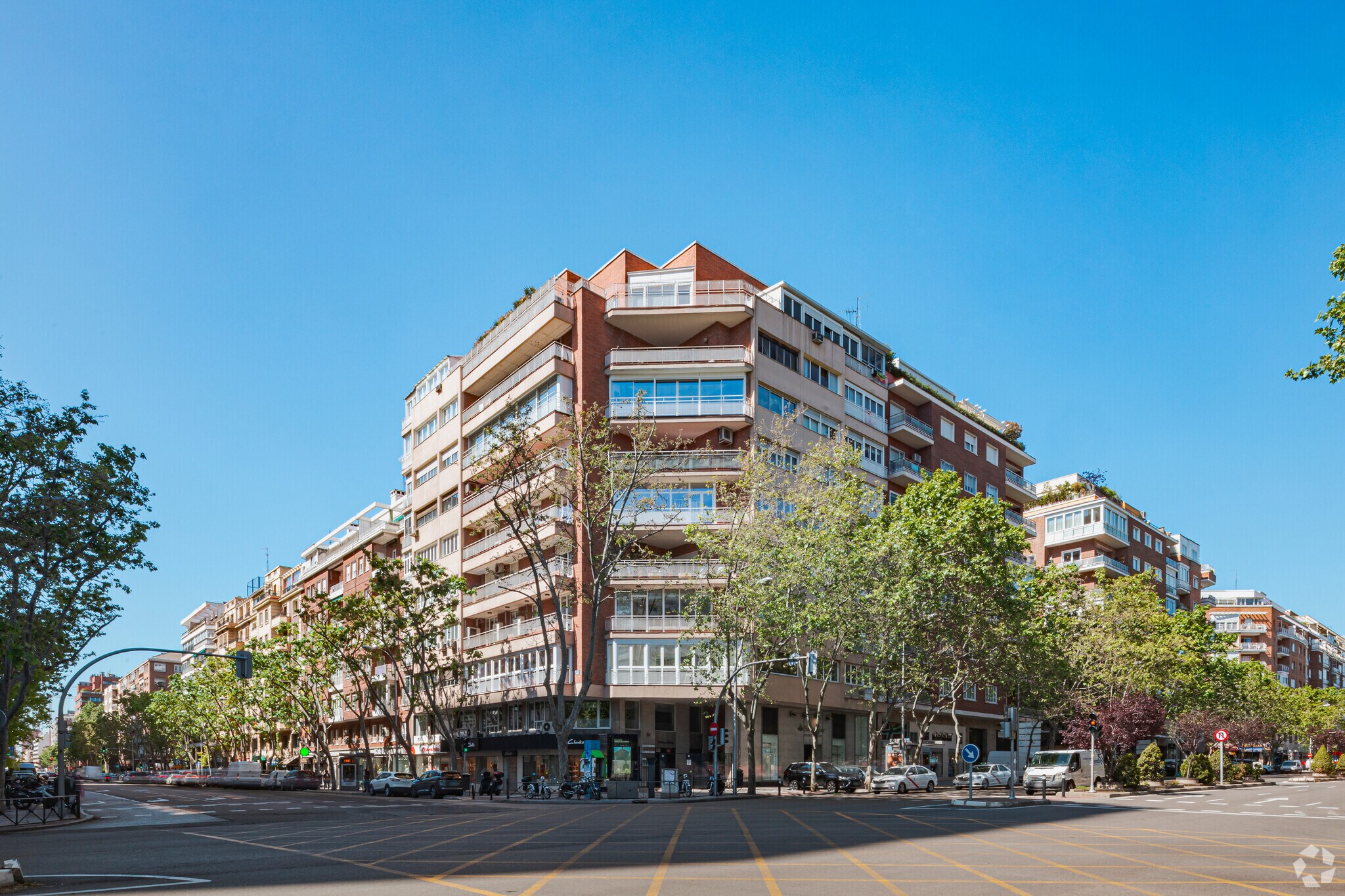 Avenida General Peron, 26, Madrid, Madrid for sale Primary Photo- Image 1 of 1