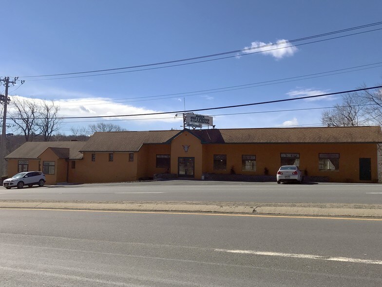 1874 Route 611, Mount Pocono, PA for sale - Building Photo - Image 1 of 1