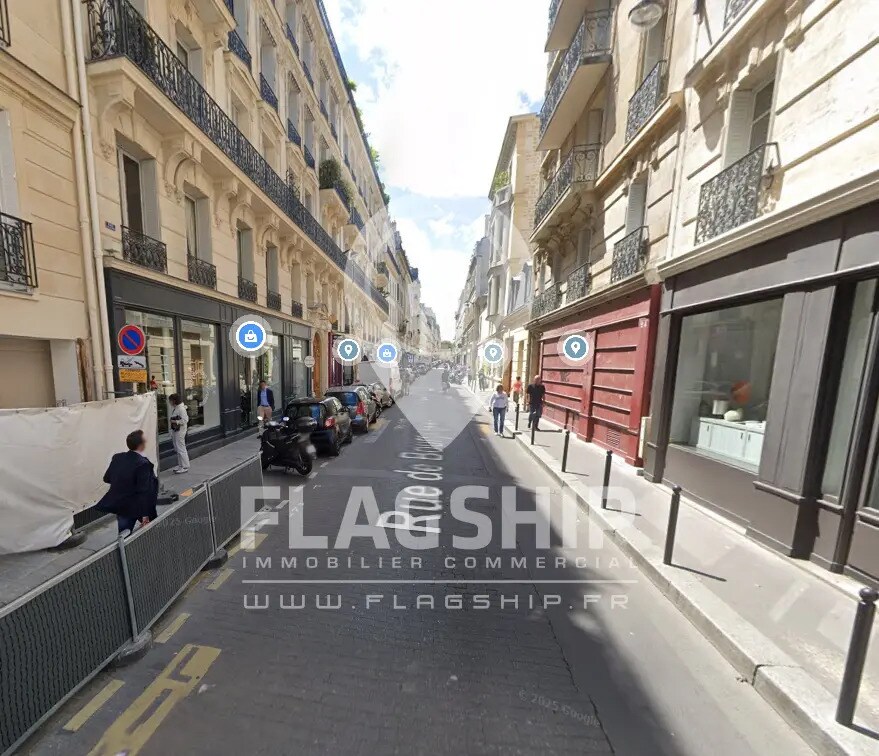 Retail in Paris for lease Building Photo- Image 1 of 4