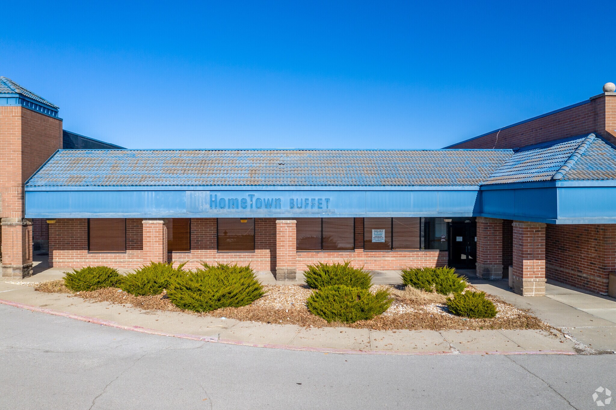 13920 E 40 Hwy, Independence, MO 64055 Noland Fashion Square Shopping