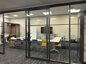 1390 Bellevue St, Green Bay, WI for lease Interior Photo- Image 2 of 7