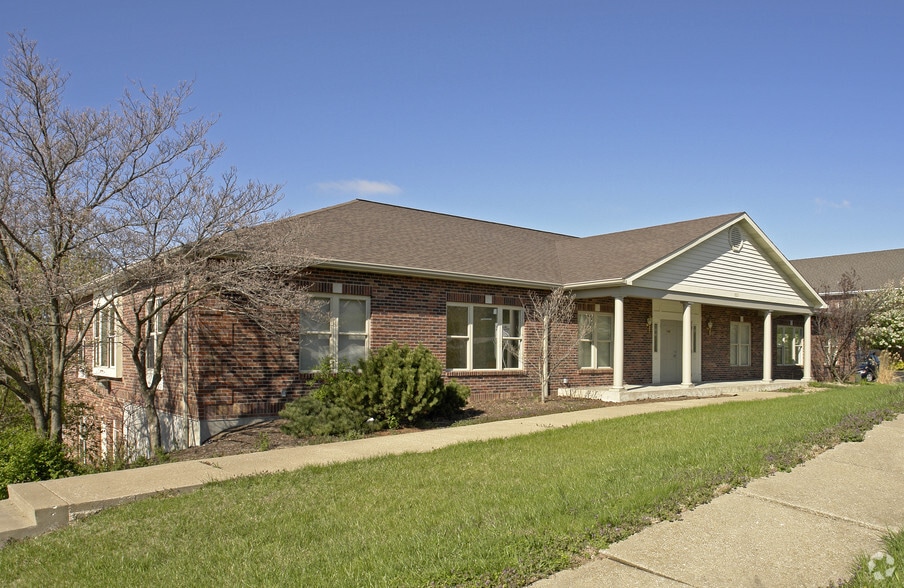 1821 Sherman Dr, Saint Charles, MO for sale - Building Photo - Image 2 of 14