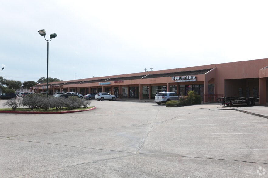 524 W Nasa Rd 1, Webster, TX for sale - Primary Photo - Image 1 of 1