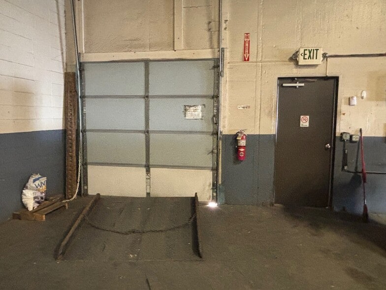 5121-5125 Executive Blvd, Fort Wayne, IN for lease - Building Photo - Image 2 of 16