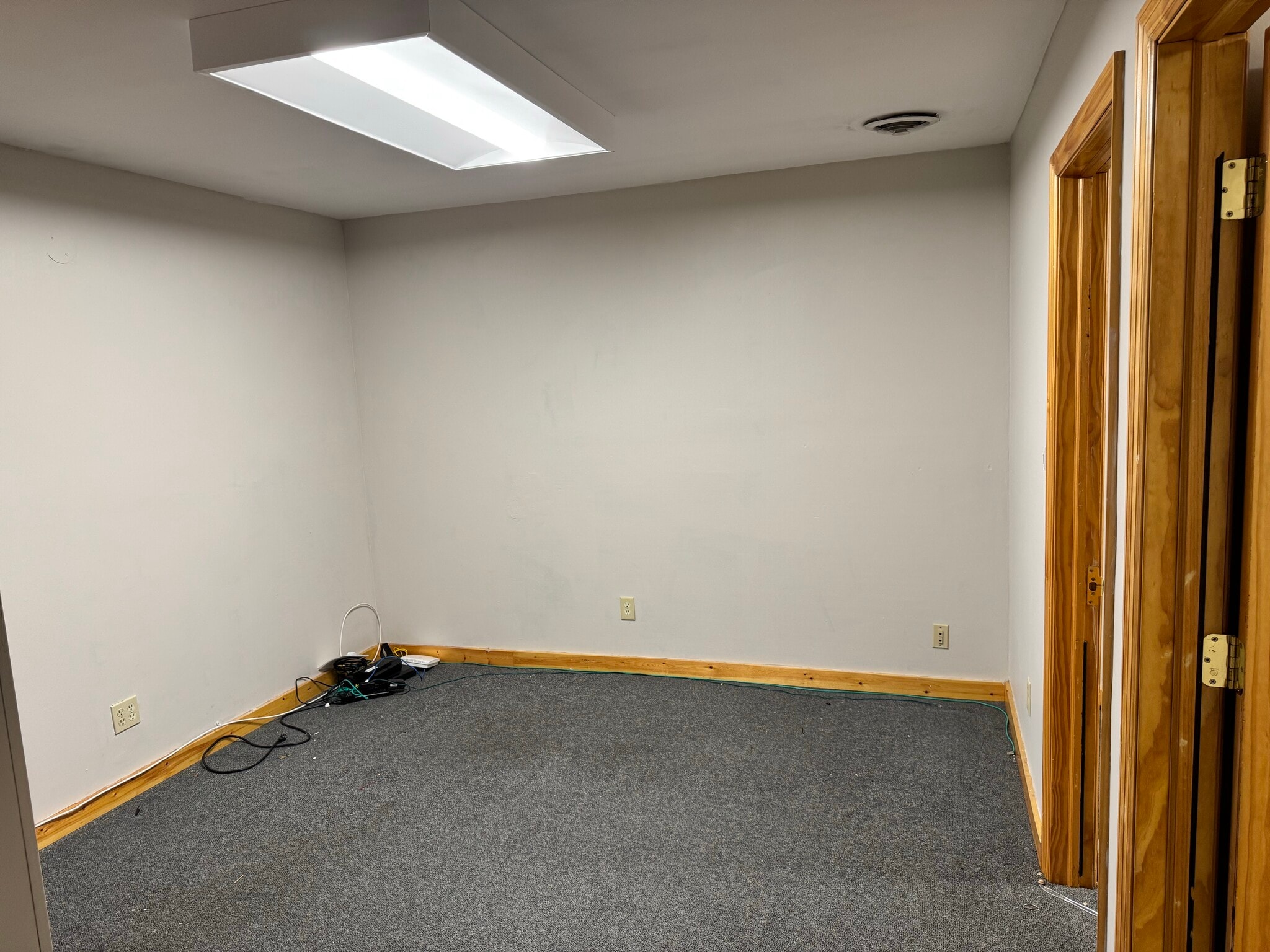 4020 Minnehaha Ave, Minneapolis, MN for lease Interior Photo- Image 1 of 4