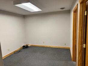 4020 Minnehaha Ave, Minneapolis, MN for lease Interior Photo- Image 1 of 4