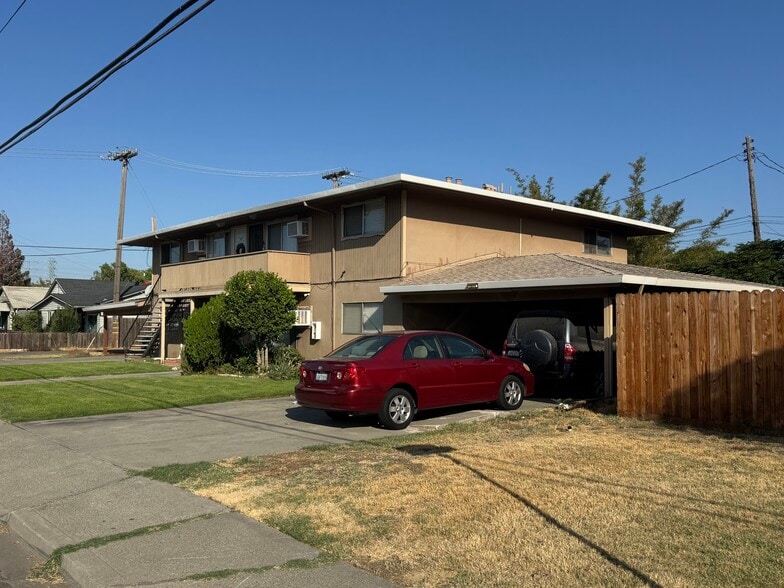 511 W Center St, Manteca, CA for sale - Building Photo - Image 3 of 13