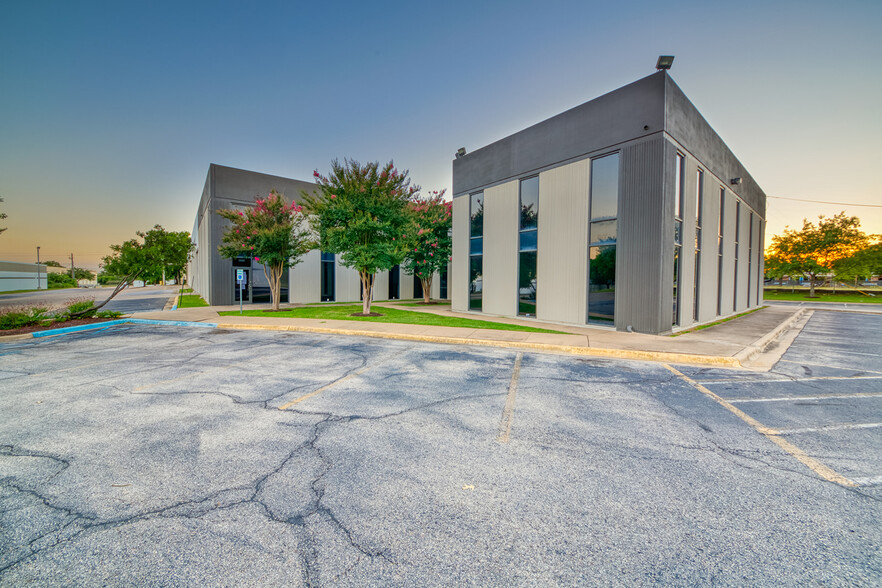 5811 Techni Center Dr, Austin, TX for sale - Building Photo - Image 1 of 1