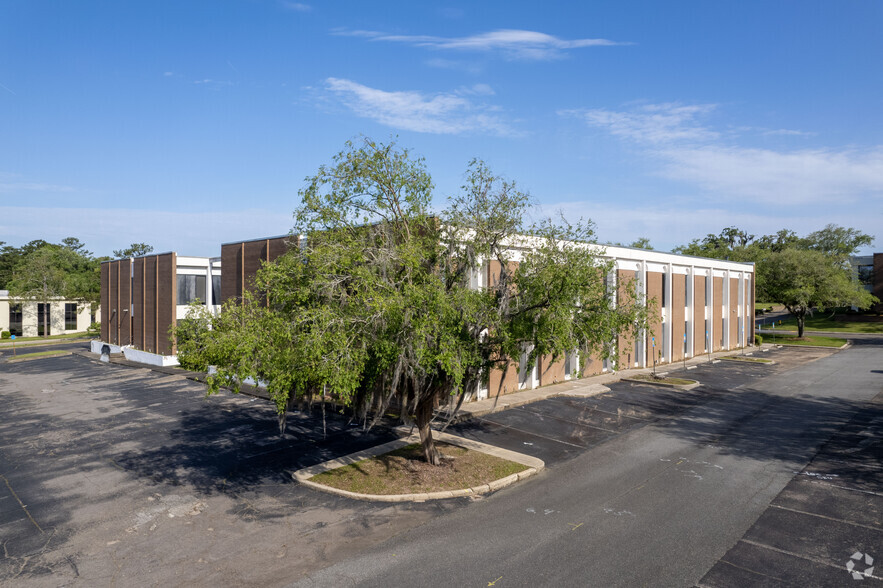 2551 W Executive Center Cir, Tallahassee, FL for lease - Primary Photo - Image 1 of 18