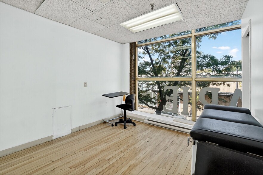 1988 Rue Sainte-Catherine E, Montréal, QC for lease - Building Photo - Image 3 of 10