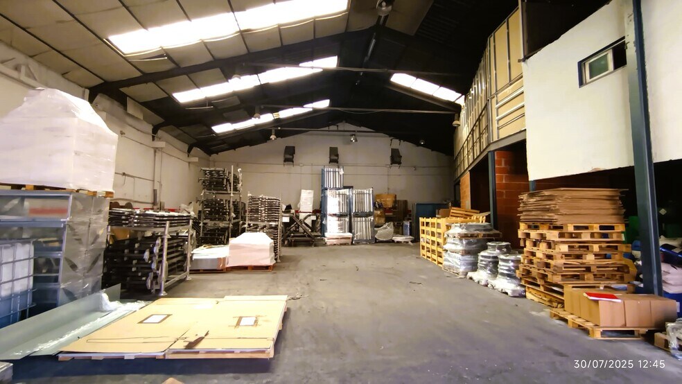 Calle Cuenca, Humanes de Madrid, Madrid for sale - Primary Photo - Image 1 of 1