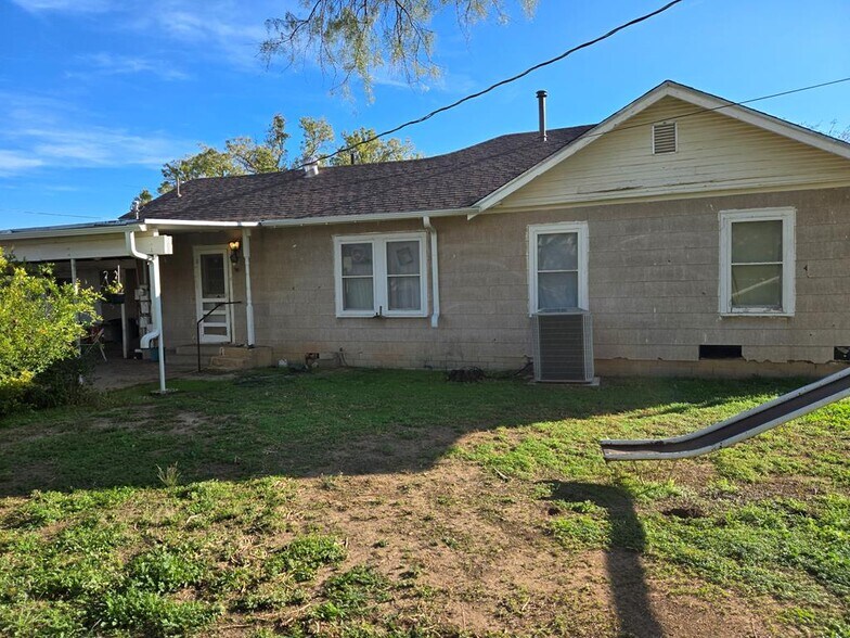 1805 S Van Buren St, San Angelo, TX for sale - Primary Photo - Image 1 of 5