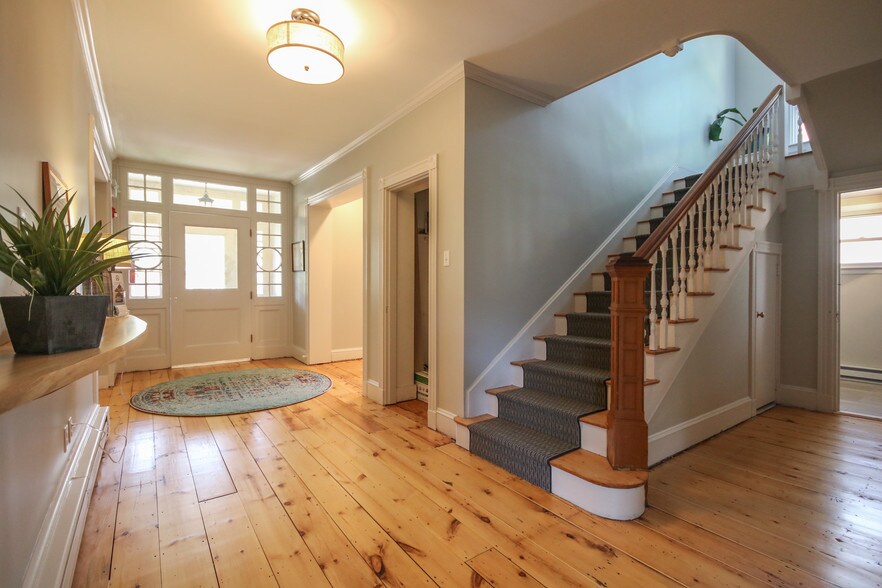 257 Deering Ave, Portland, ME 04103