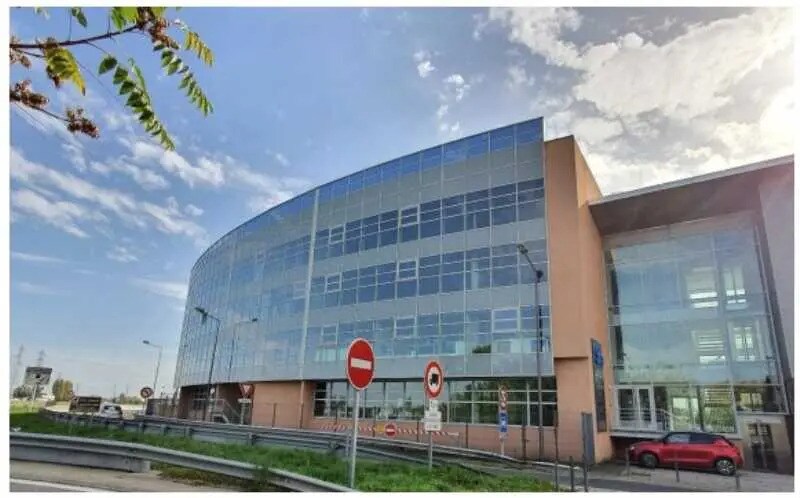 Office in OULLINS-PIERRE-BÉNITE for sale - Building Photo - Image 1 of 9