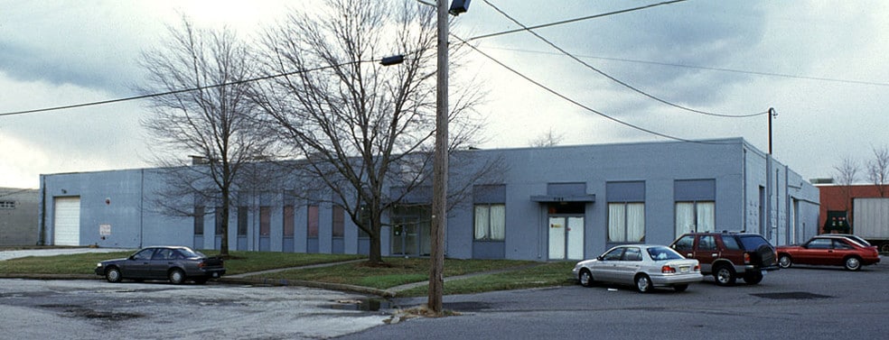 7125-7135 Colonial Ln, Pennsauken, NJ for lease - Building Photo - Image 2 of 5