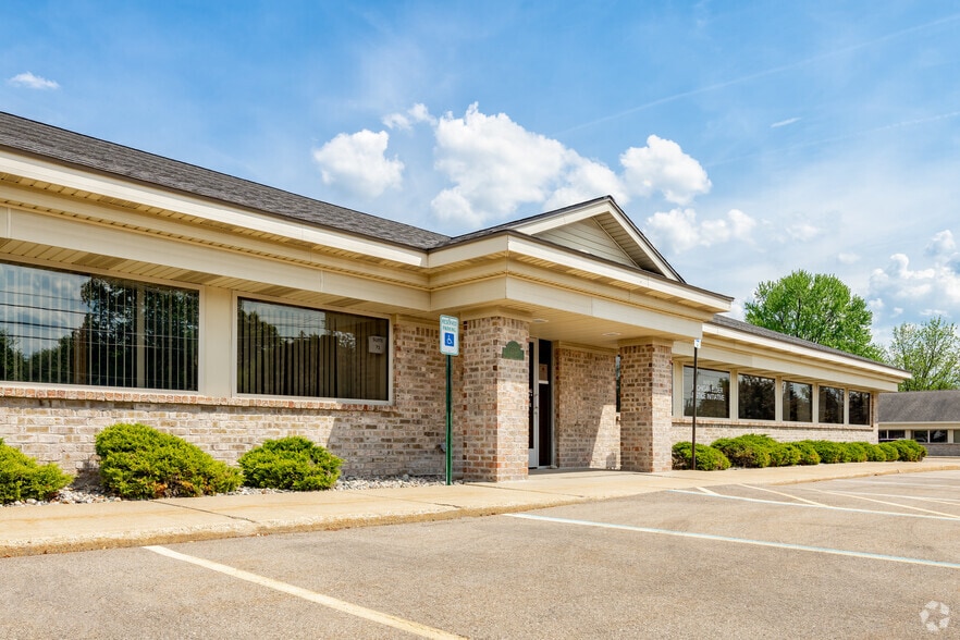 15851 S Old Us-27, Lansing, MI for sale - Primary Photo - Image 1 of 4
