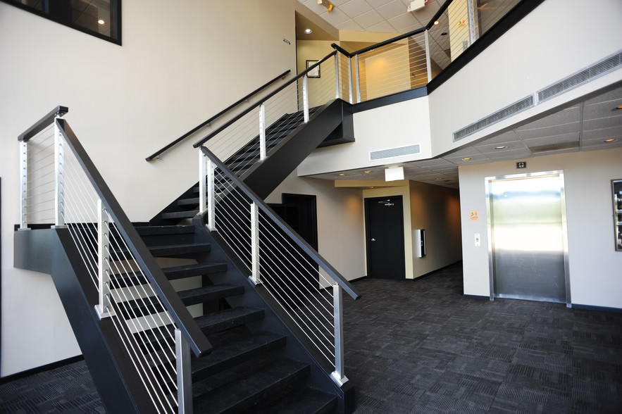 5050 Blazer Pky, Dublin, OH for lease - Interior Photo - Image 2 of 8