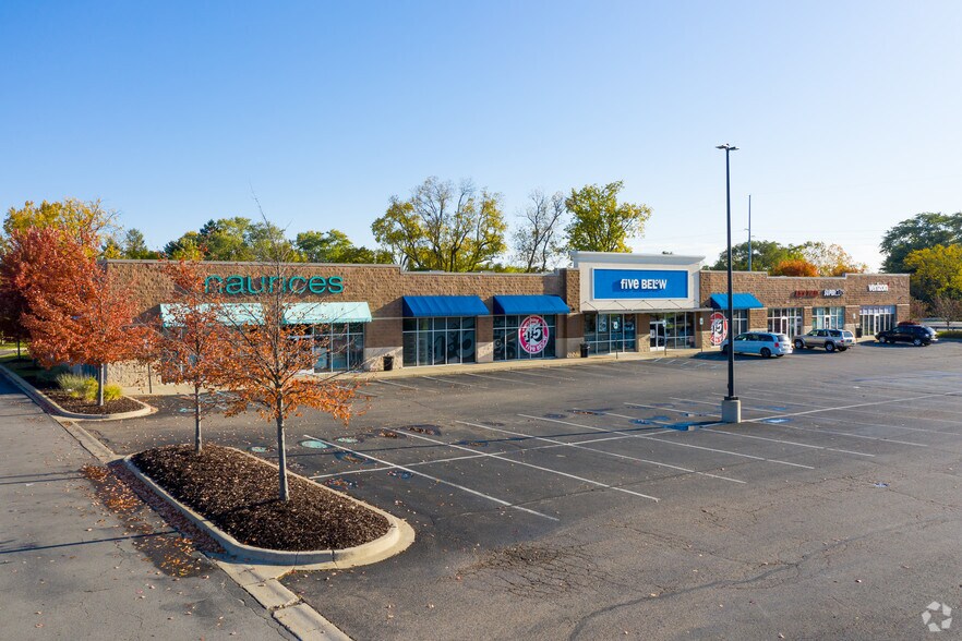 2101-2161 Mall Rd, Monroe, MI for lease - Building Photo - Image 2 of 13
