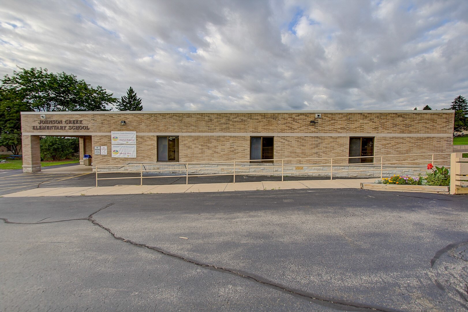 305 Milwaukee St, Johnson Creek, WI 53038 Specialty for Sale