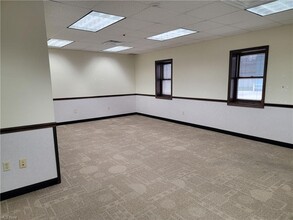 1225 Woodlawn Ave, Cambridge, OH for lease Interior Photo- Image 1 of 4