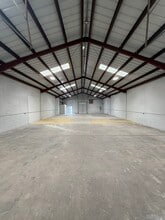 2661-2669 Ludelle St, Fort Worth, TX for lease Interior Photo- Image 2 of 4