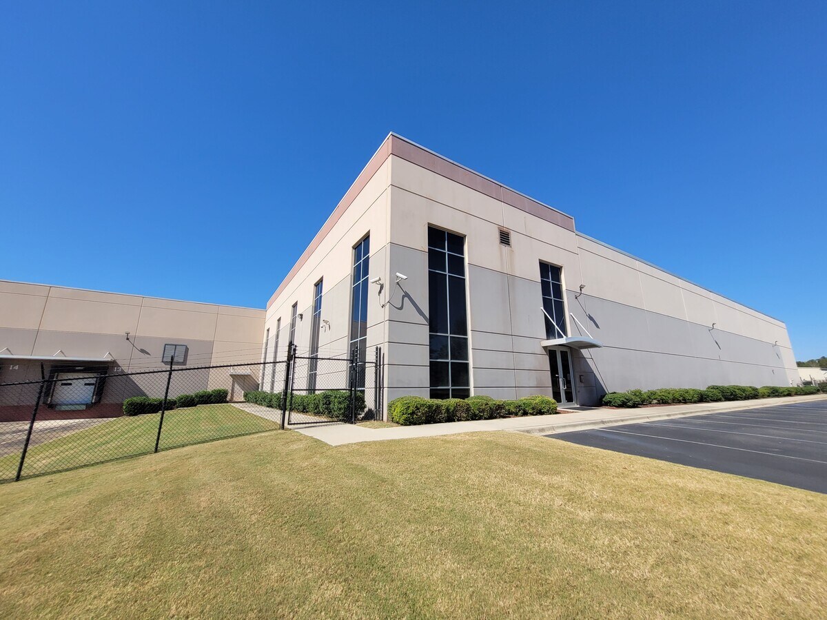 241 Commercial Park Cir, Calera, AL 35040 Freezer/Cooler Warehouse