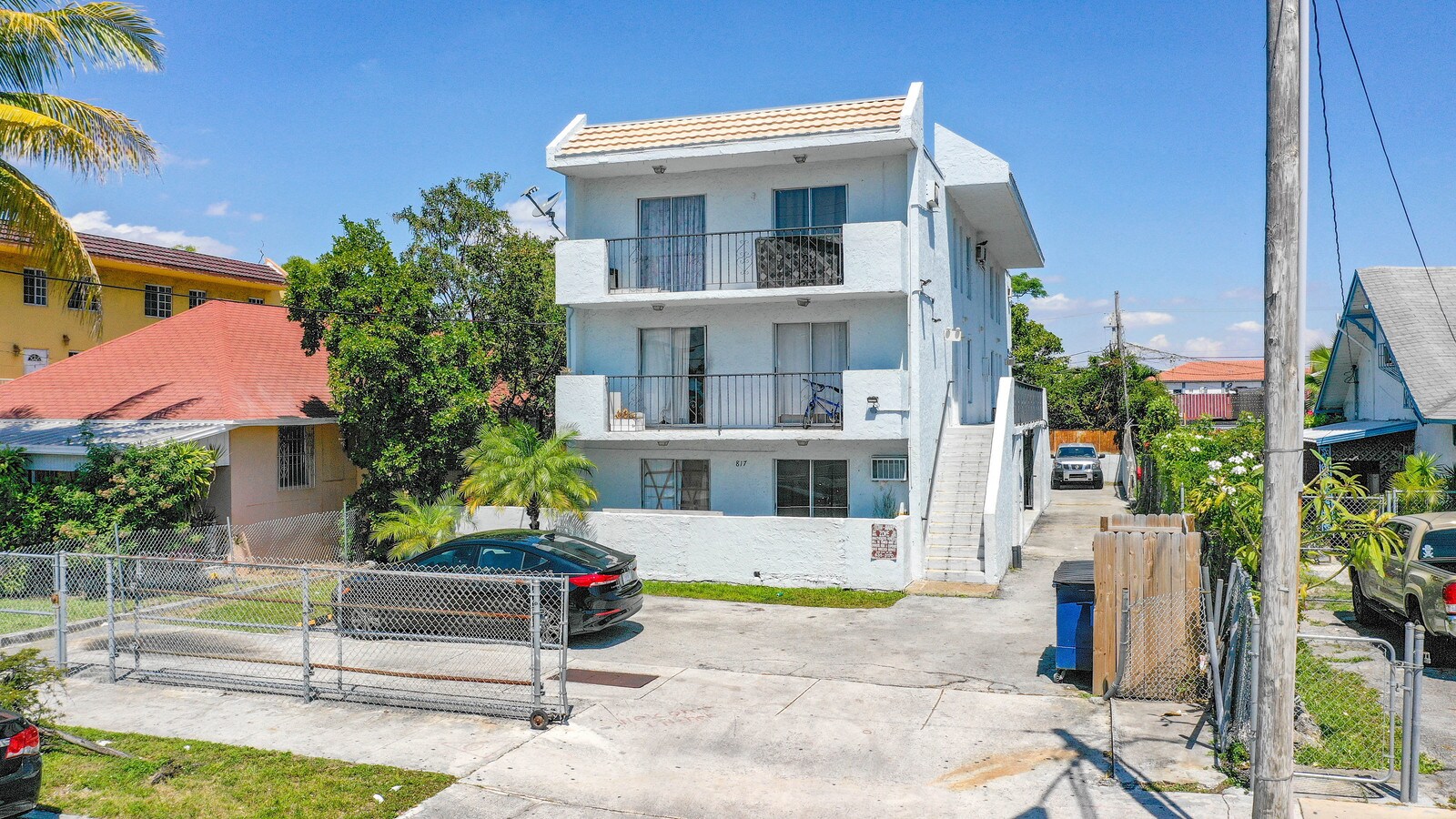 817 NW 2nd St, Miami, FL 33128