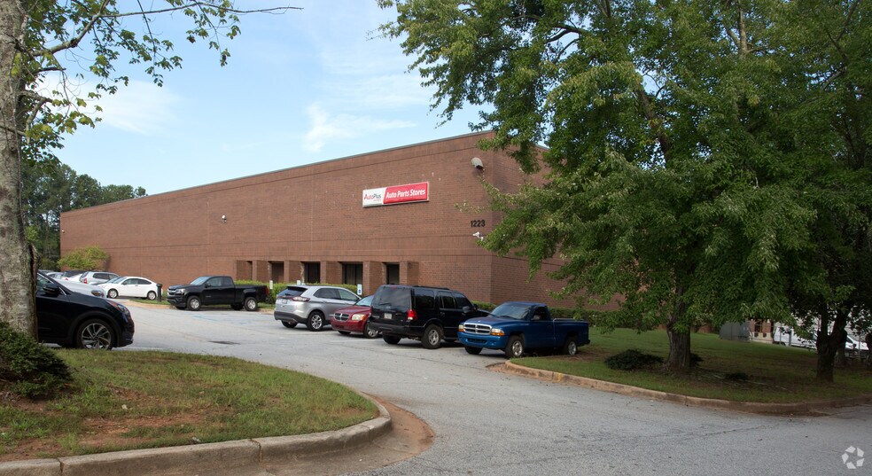 Clarit Portfolio portfolio of 20 properties for sale on LoopNet.com - Building Photo - Image 2 of 20