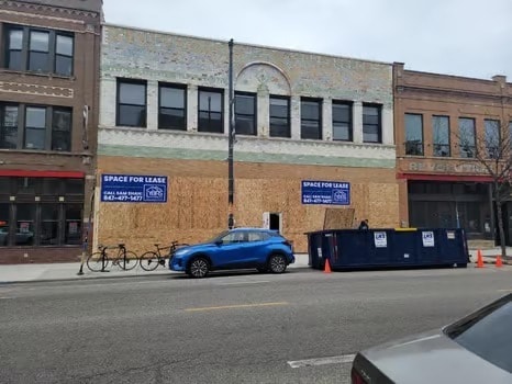2327 N Milwaukee Ave, Chicago, IL for lease - Building Photo - Image 1 of 21