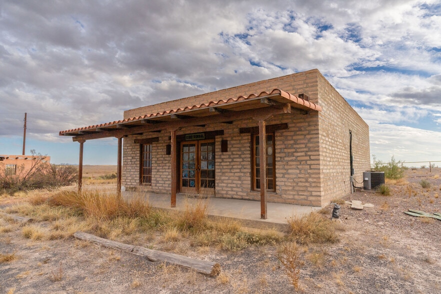 1498 E. US-90, Marfa, TX for sale - Primary Photo - Image 1 of 42