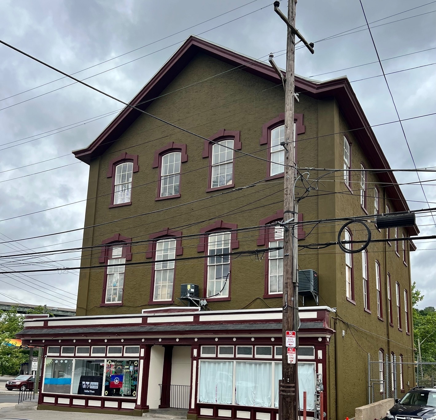 3502 SCOTTS Ln, Philadelphia, PA for lease Building Photo- Image 1 of 2