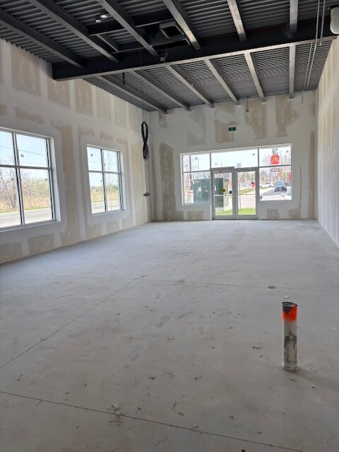 315 Main St, Lucan, ON for lease Interior Photo- Image 1 of 3