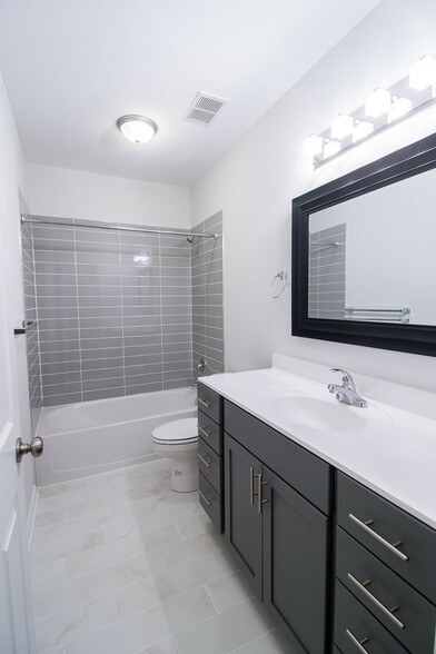 New Small Build Minneapolis Portfolio portfolio of 4 properties for sale on LoopNet.com - Building Photo - Image 3 of 11