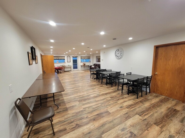 38404 Road 719, McCook, NE for sale - Building Photo - Image 3 of 16