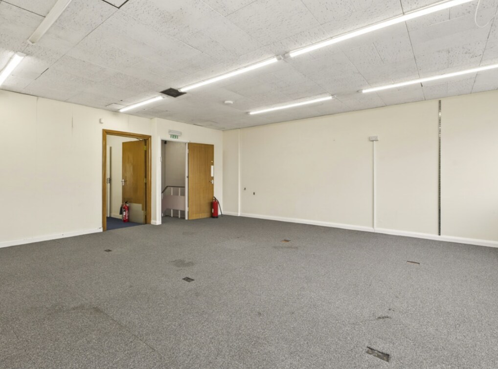London Rd, Waterlooville for lease Interior Photo- Image 1 of 2
