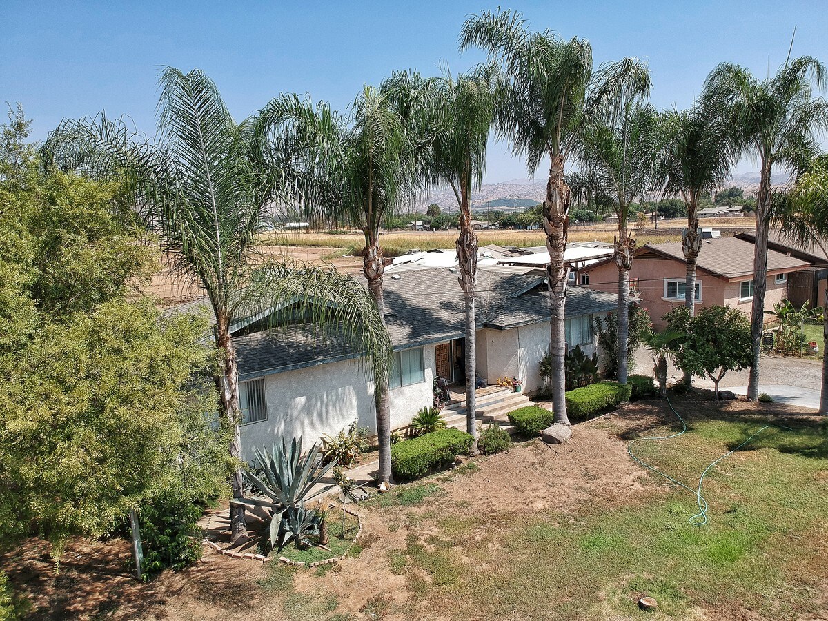 13766 Avenue 416, Orosi, CA 93647