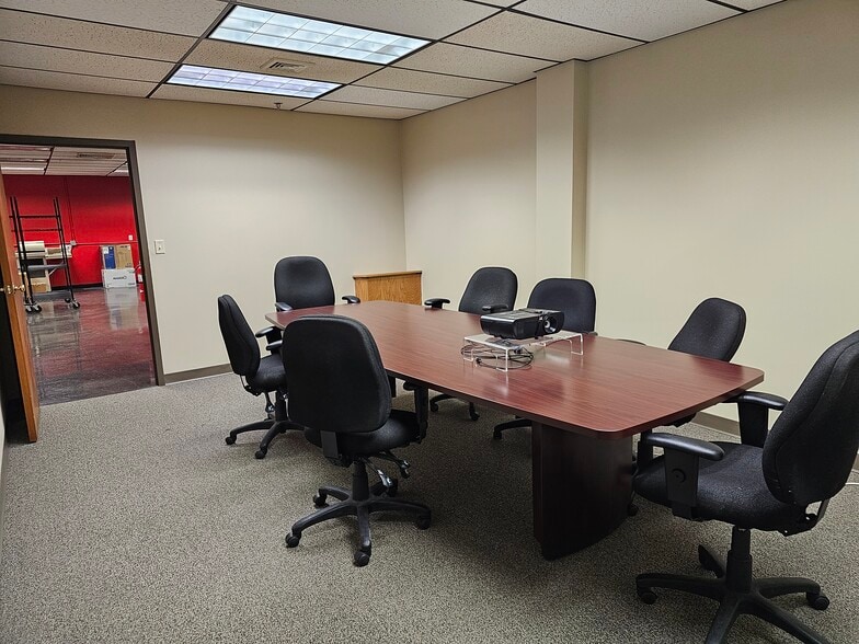 45-61 Commerce Way, Woburn, MA for lease - Interior Photo - Image 3 of 8