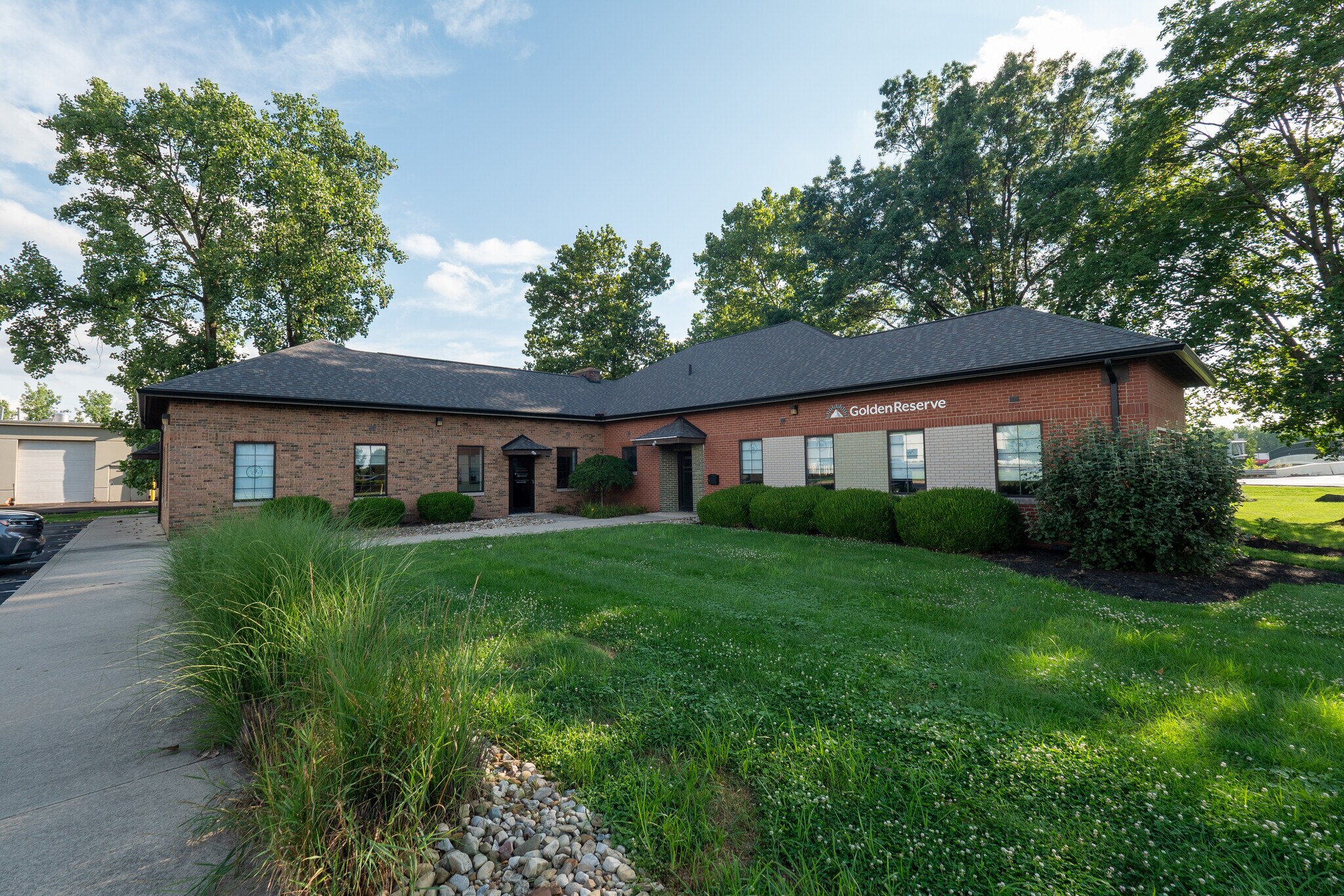 698 Morrison Rd, Columbus, OH for sale Building Photo- Image 1 of 28
