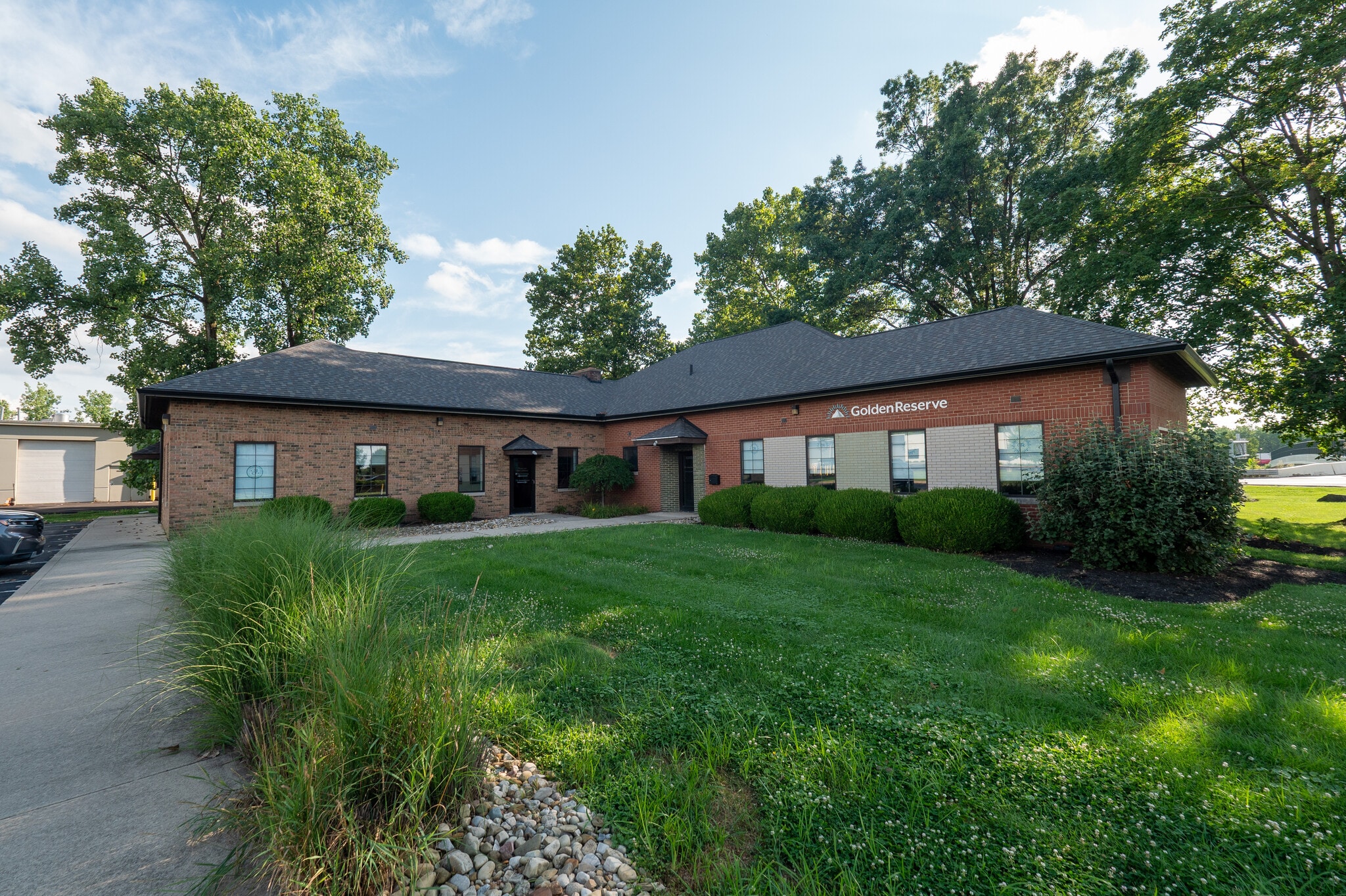 698 Morrison Rd, Columbus, OH for lease Primary Photo- Image 1 of 5