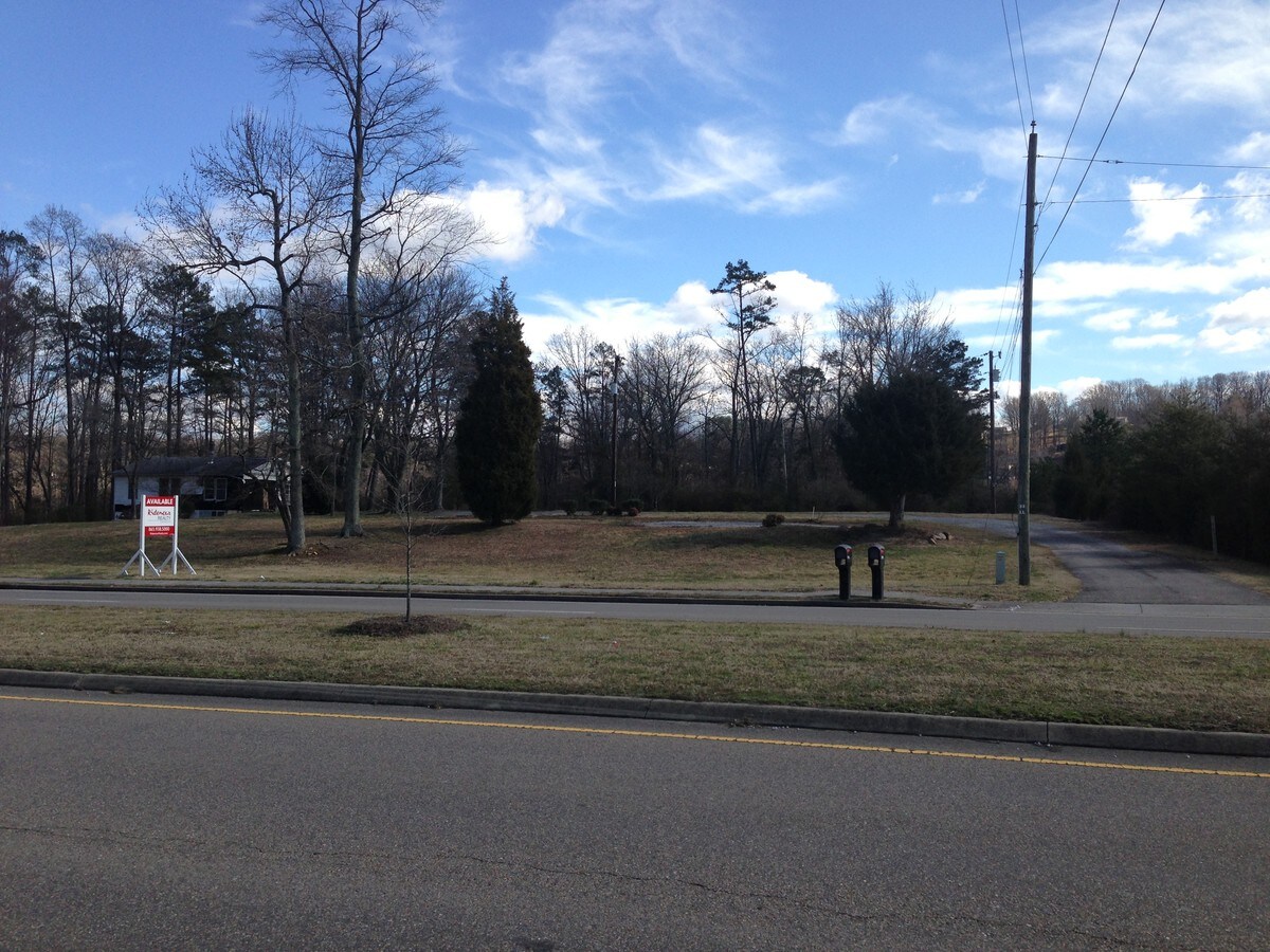 2105 Callahan Rd, Knoxville, TN 37912