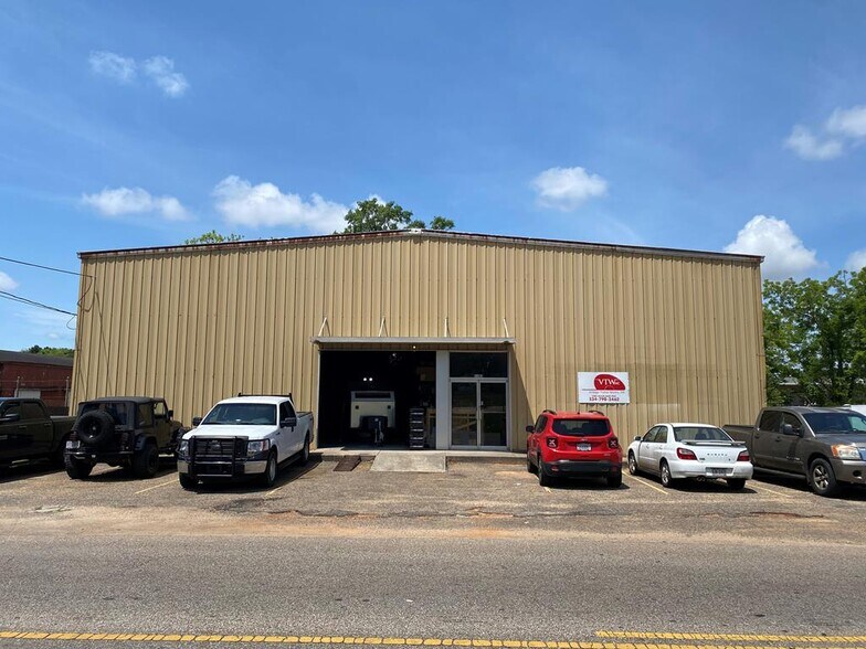1183 Headland Ave, Dothan, AL 36303